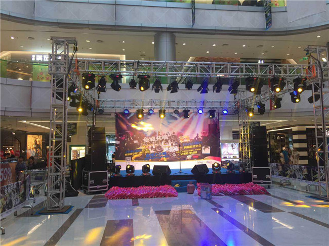 商場巡演場地布置